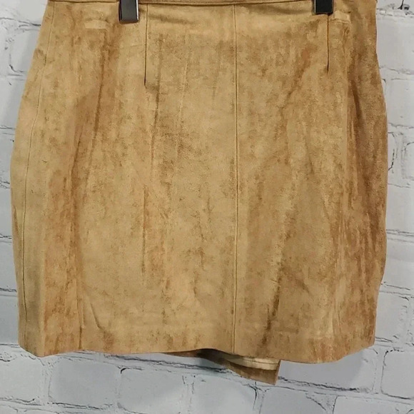 Blank NYC Faux Suede Wrap Mini Skirt NWT - Picture 6 of 8